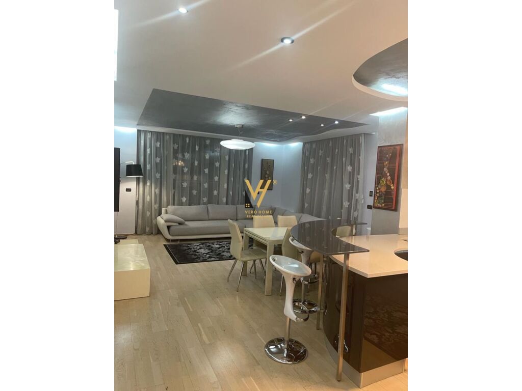 Apartamento en venta 3+1+2 en la antigua exposición, 212 metros cuadrados