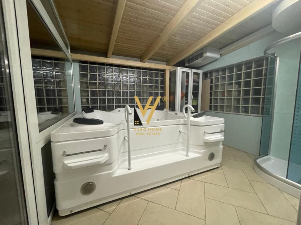 Apartamento en venta 3+1+2 en la antigua exposición, 212 metros cuadrados
