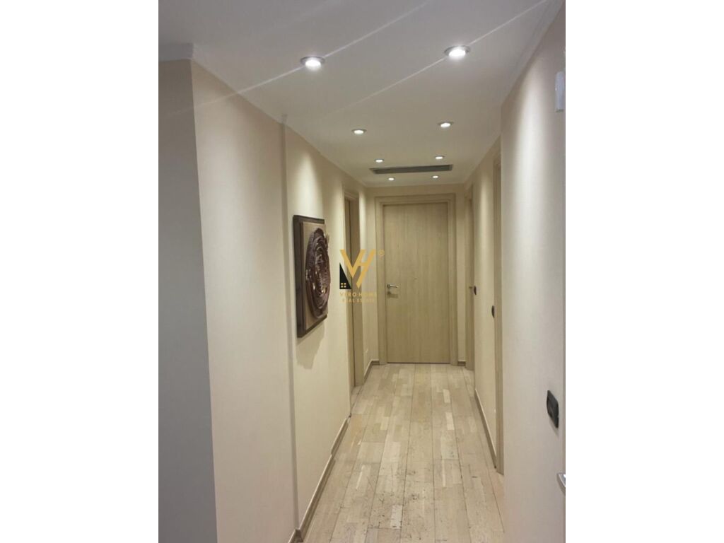 Apartamento en venta 3+1+2 en la antigua exposición, 212 metros cuadrados