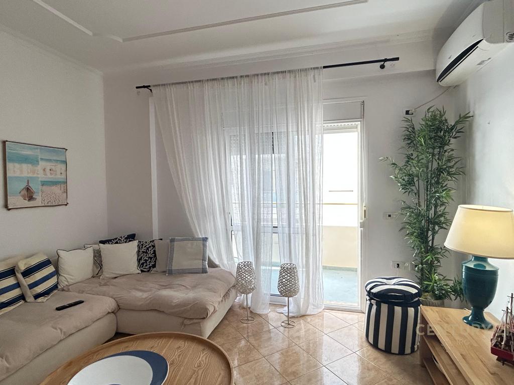 Appartamento 1+1 con vista mare a lungomare!