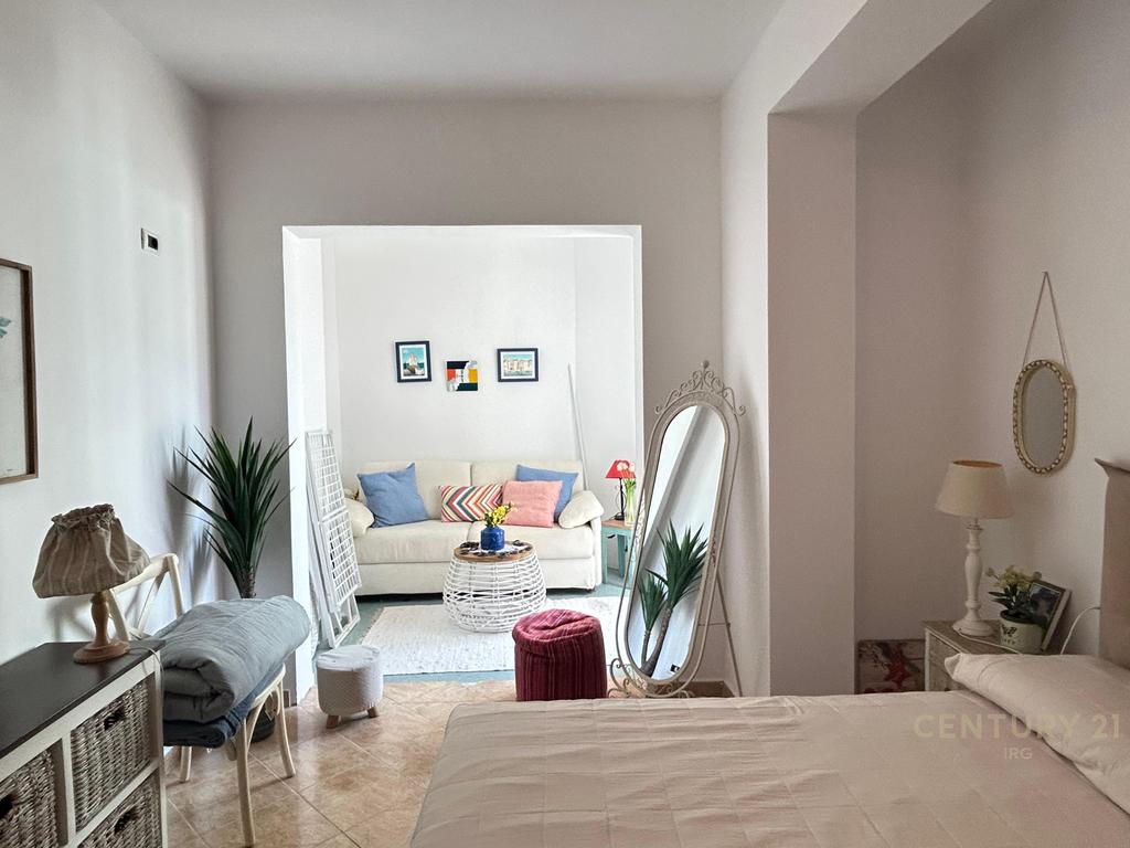 Appartamento 1+1 con vista mare a lungomare!