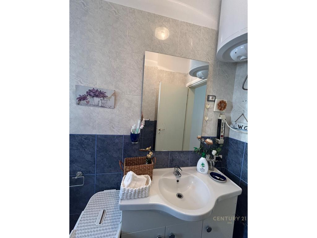 Appartamento 1+1 con vista mare a lungomare!
