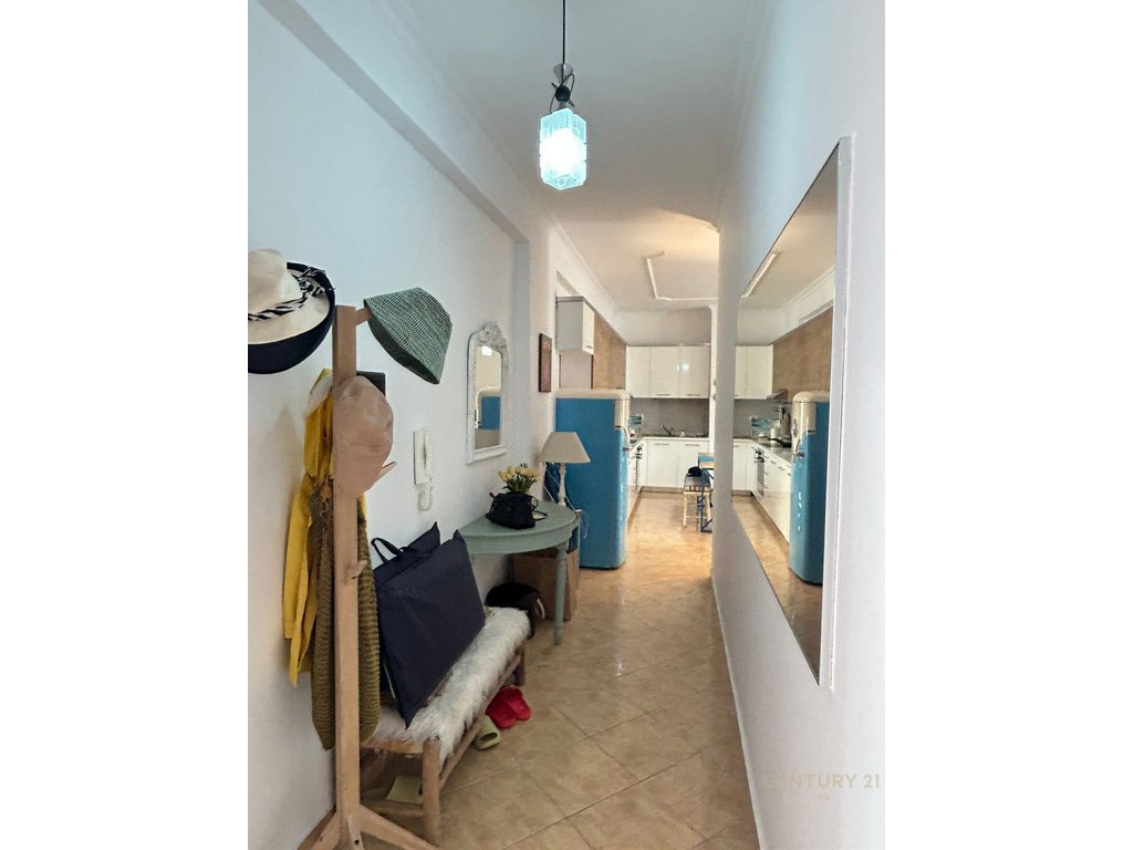 Appartamento 1+1 con vista mare a lungomare!