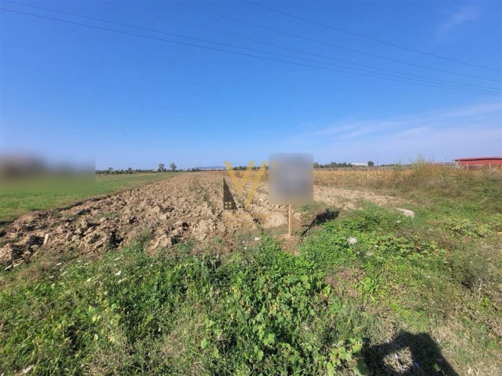 Terreno en venta cerca de la autopista Tirana-durres 3,400 m²