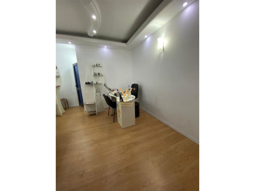 Shop for rent at Ali Demi 42 m²