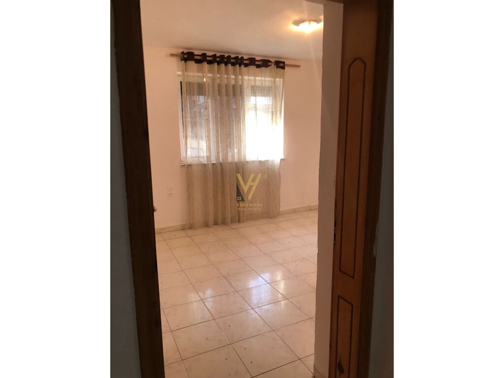 1+1 wohnung zu verkaufen bei ehemaligem restaurant durresi, 56 quadratmeter (2)