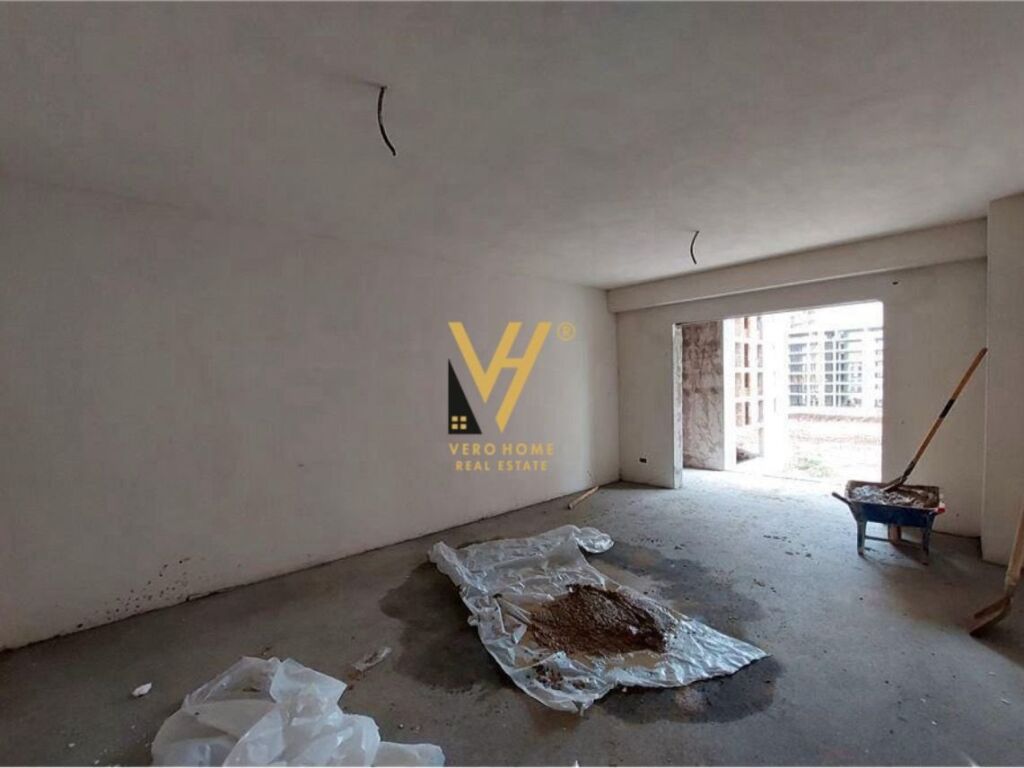 Verkauf: 2+1+2 balkone wohnung am bulevardi i ri, 111 m² (3)