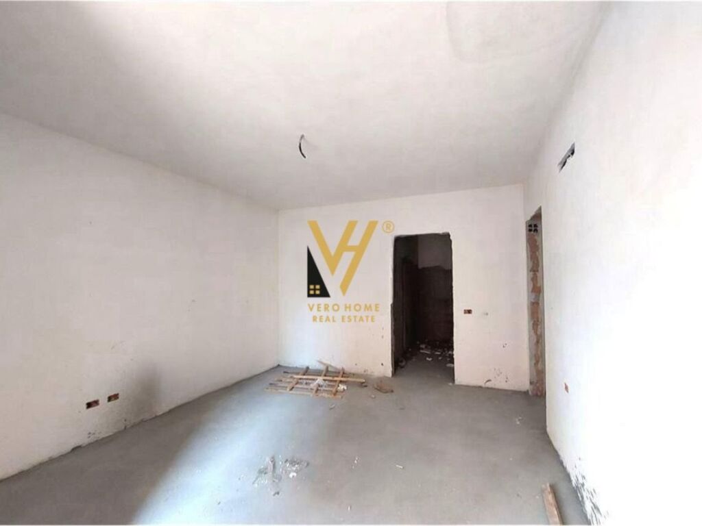 Verkauf: 2+1+2 balkone wohnung am bulevardi i ri, 111 m² (4)