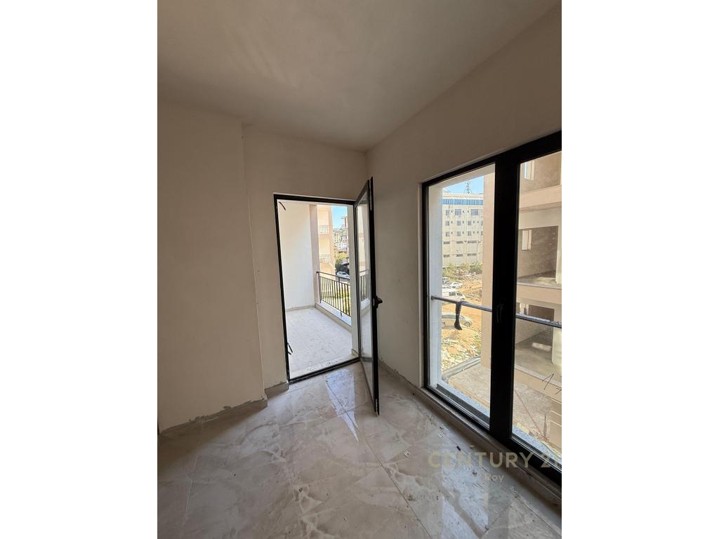 Apartment for sale 1+1 with pool view! Huge! (7)