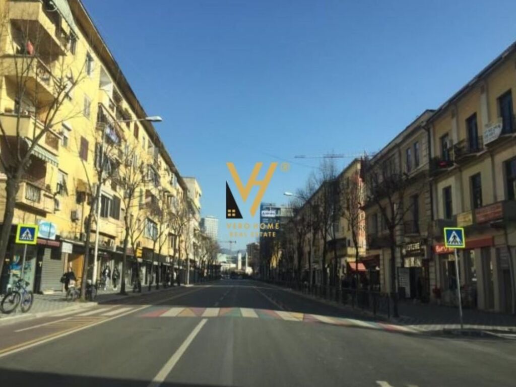 Shop for sale on rruga e durrësit, 141 m²