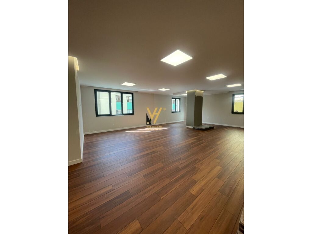 Gewerbefläche bei shallvaret, 140 m² zum verkauf