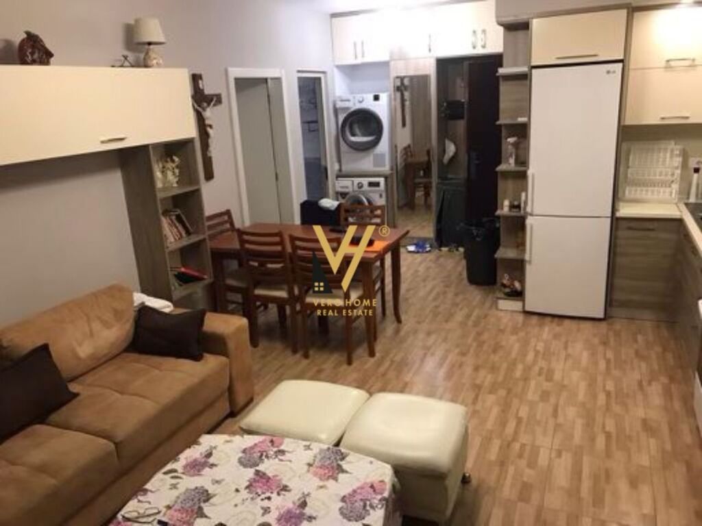 Apartamento en venta 2+1+2+plaza de aparcamiento en durres 92 metros cuadrados