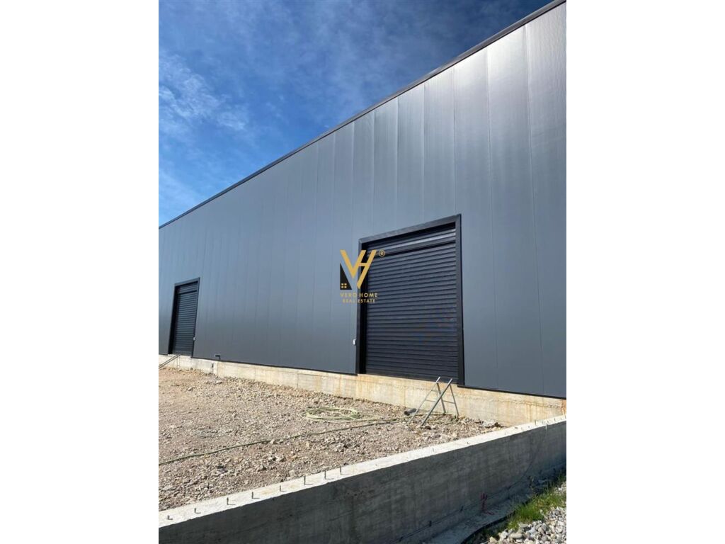 Tienda en venta cerca de la autopista Tirana-durres 1400 metros cuadrados
