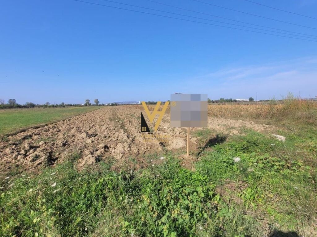 Land for sale on Tirana-durres highway 3360 m²