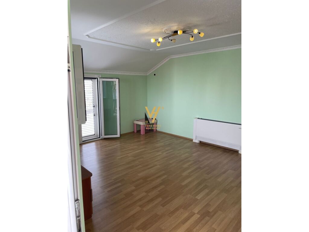 Villa à vendre, villa de trois étages à institut, 430 m²