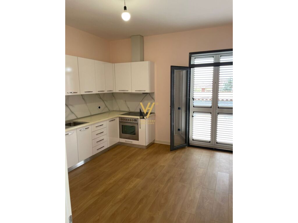 Villa à vendre, villa de trois étages à institut, 430 m²