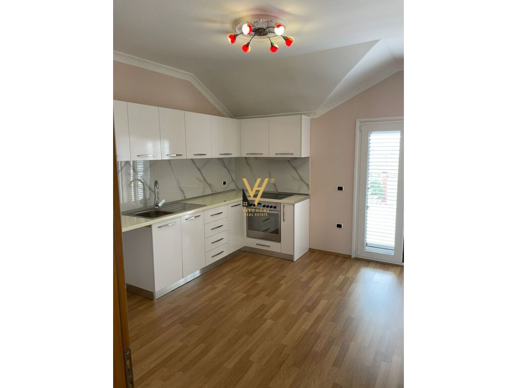 Villa à vendre, villa de trois étages à institut, 430 m²