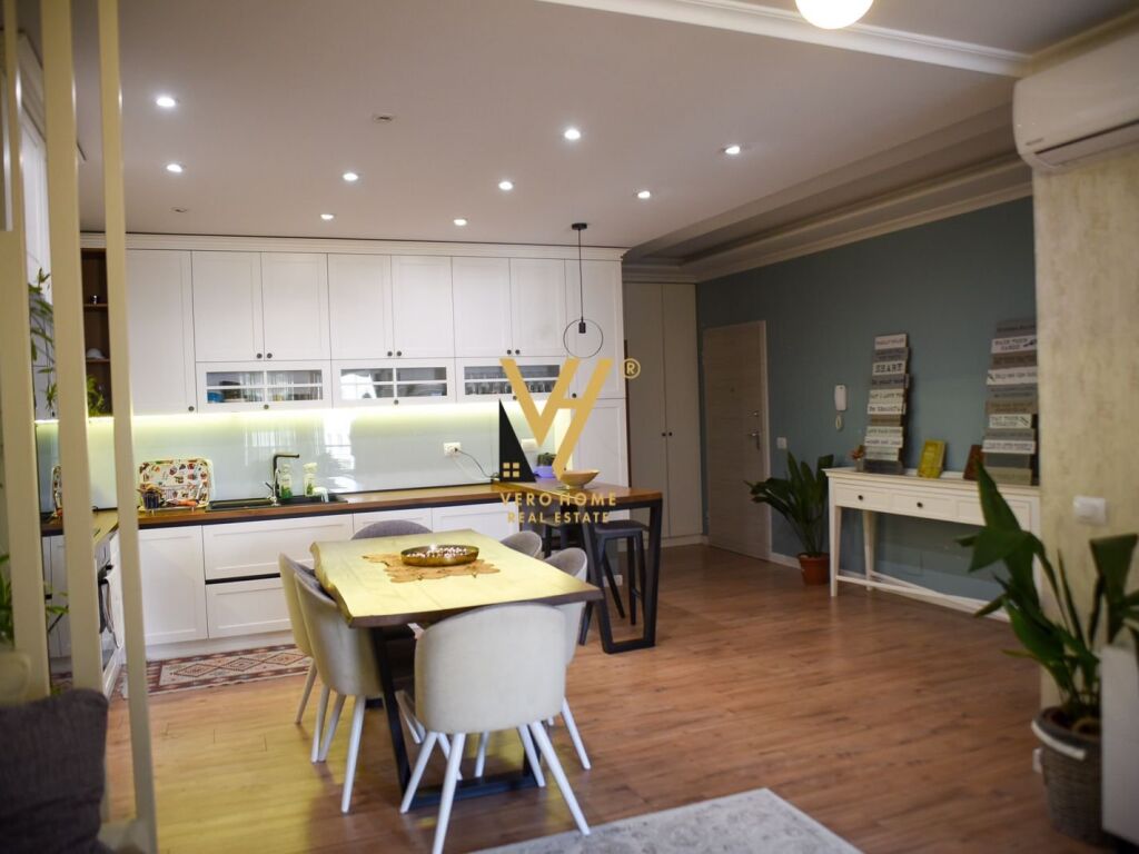 Appartement 2+1+2 à vendre à kinostudio 115 mètres carrés