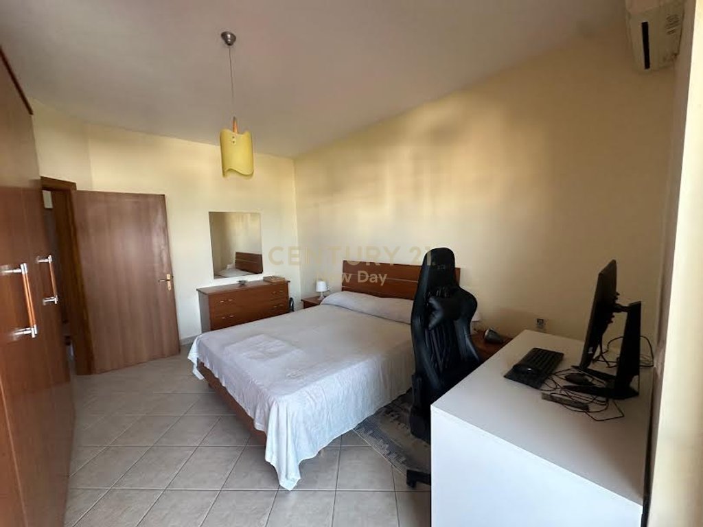 1+1 meerblick nur shkembi i kavajës