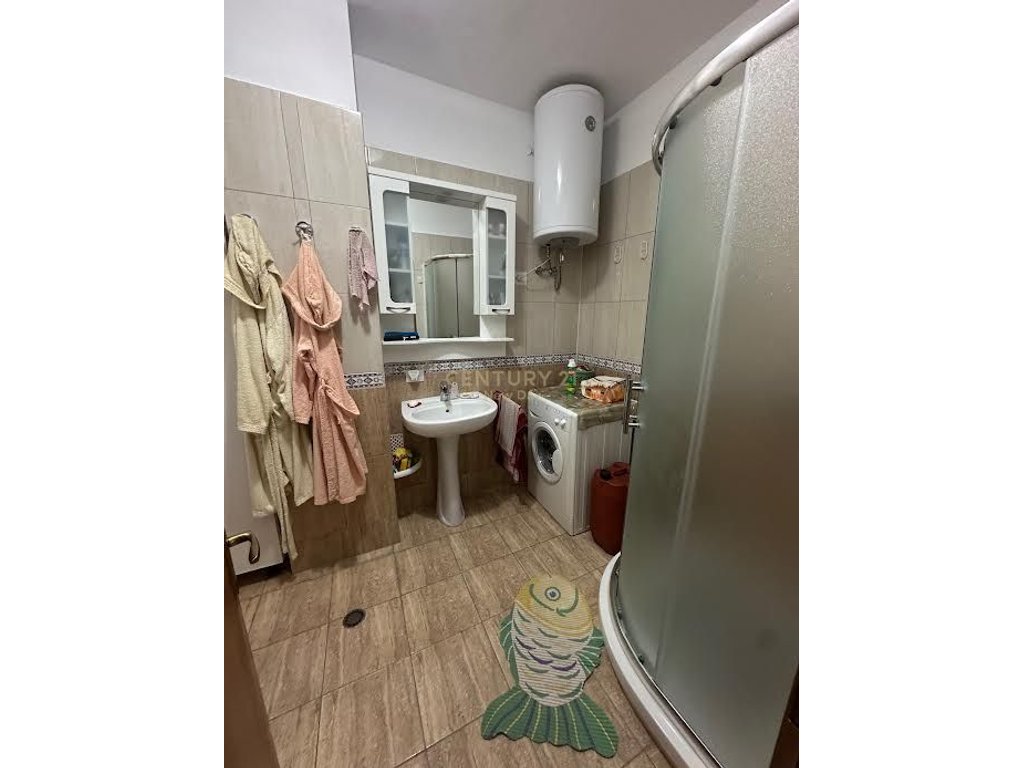 1+1 meerblick nur shkembi i kavajës