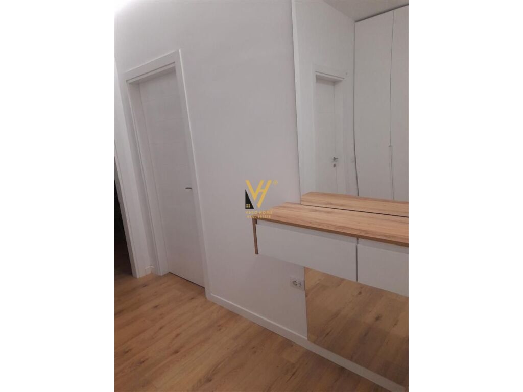 Apartment zu verkaufen 1+1 an der rruga 5 maji, 72 quadratmeter