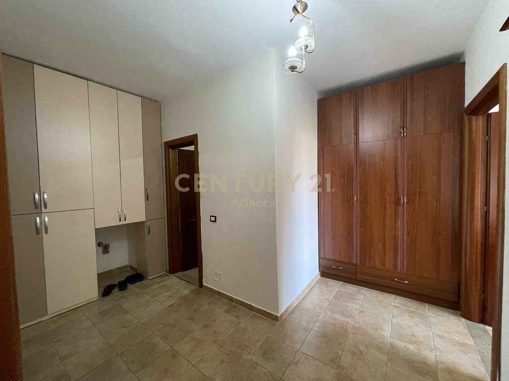 Apartamento 1+1 à venda em Mali i Robit!