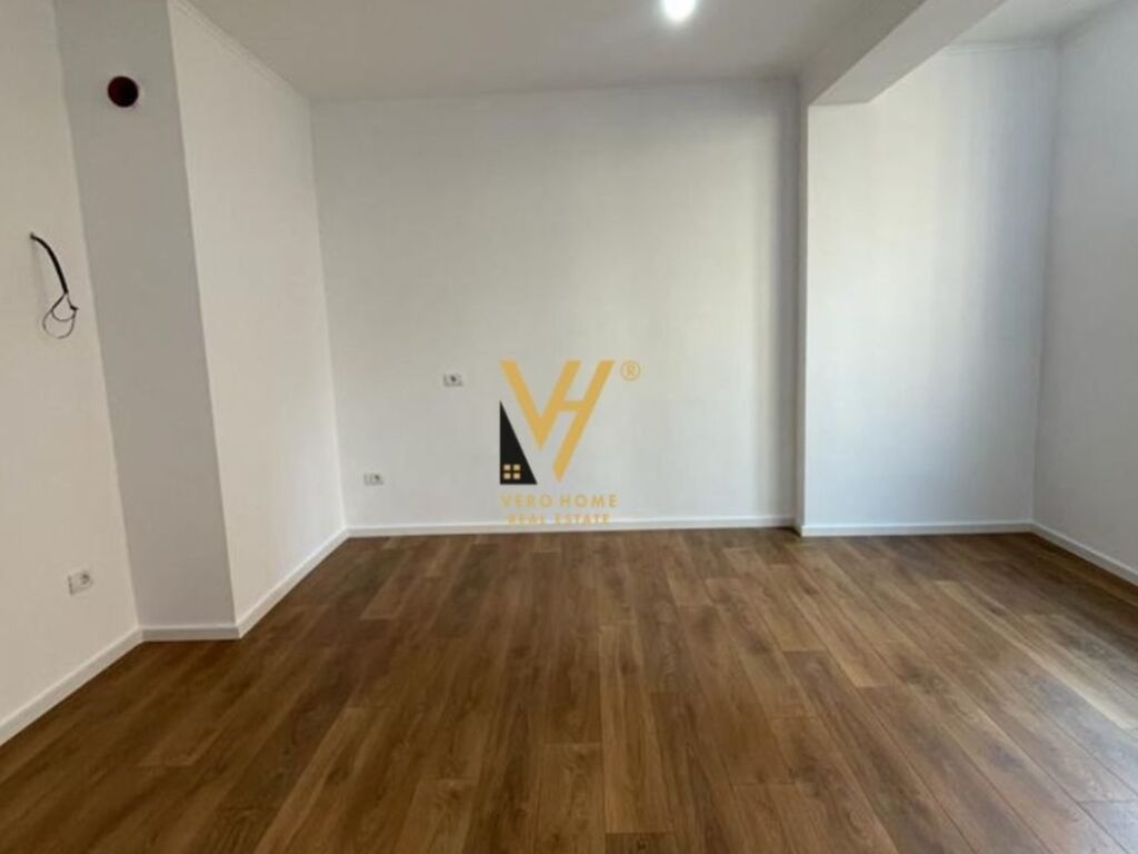 Apartamento 1+1 en venta en la calle elbasanit, 62 metros cuadrados