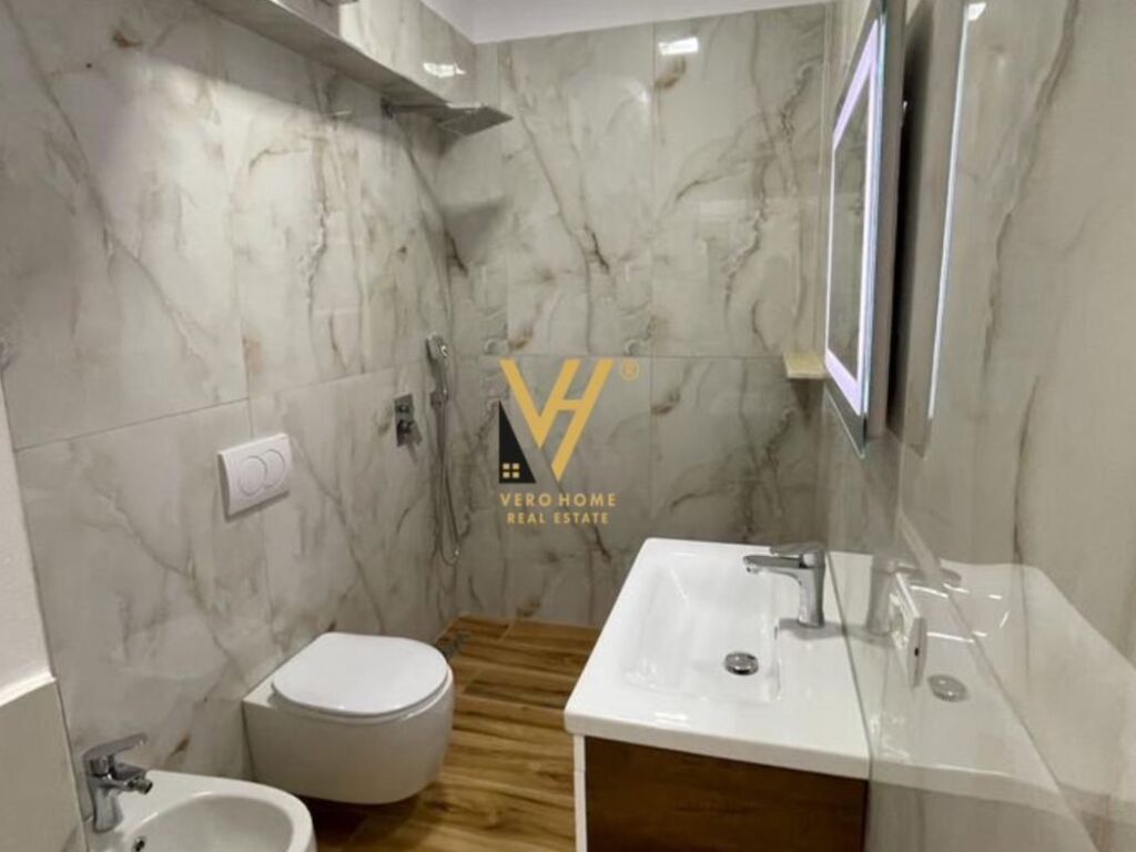 Apartamento 1+1 en venta en la calle elbasanit, 62 metros cuadrados
