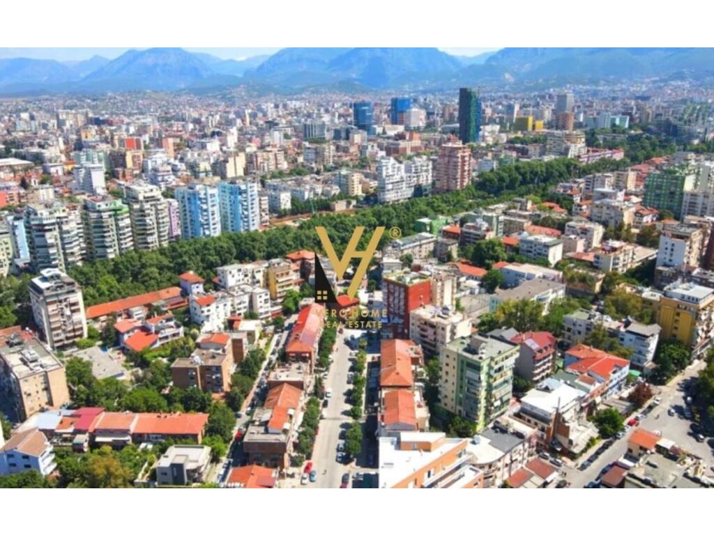 Se vende local comercial cerca del estadio dinamo 70 metros cuadrados