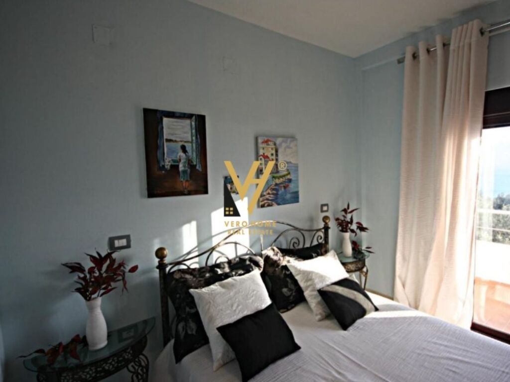 Hotel en venta en dhermi 1500 metros cuadrados