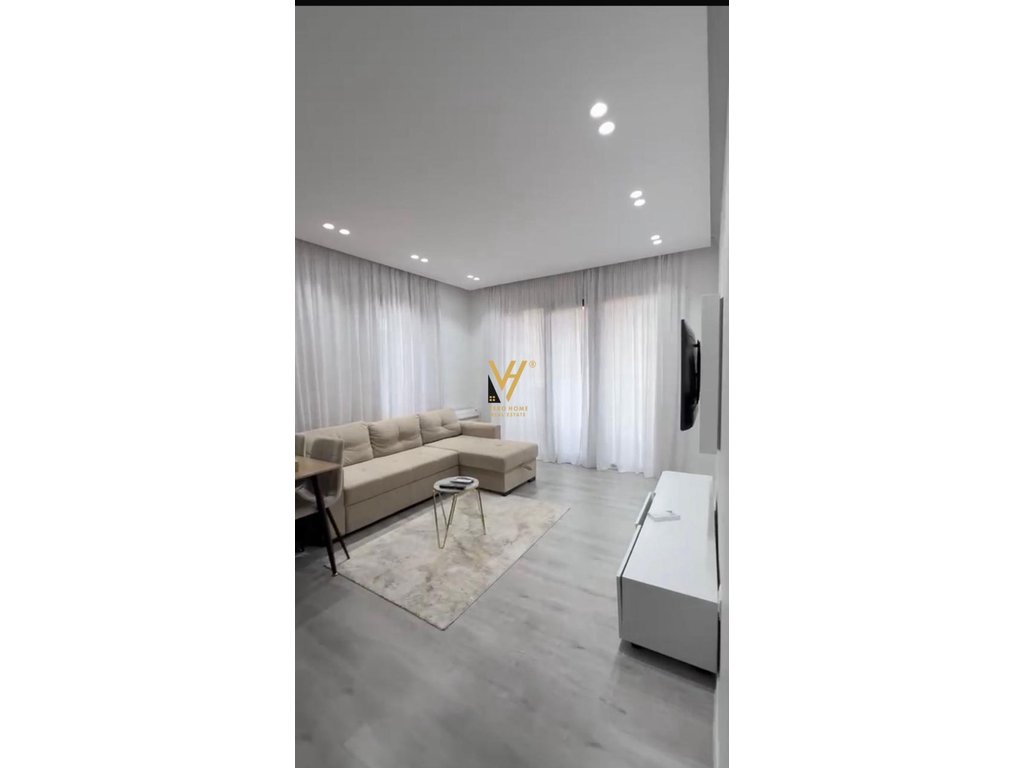 Hotel en venta en dhermi 1500 metros cuadrados