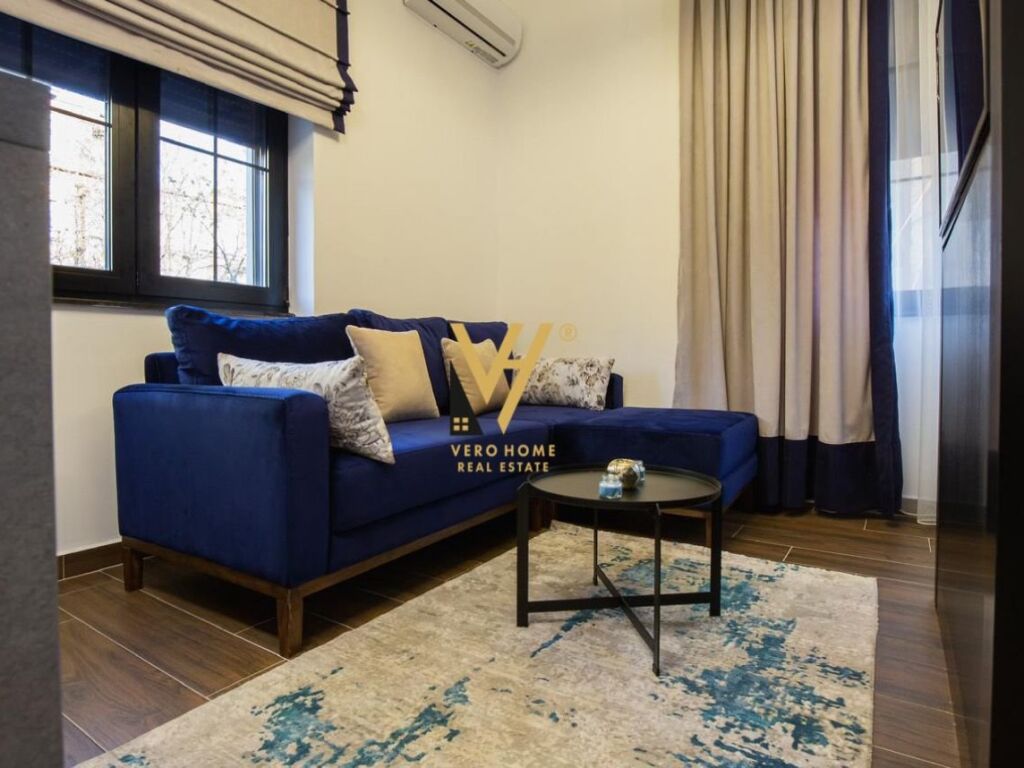 Trois studios à vendre à la place willson 120 mètres carrés