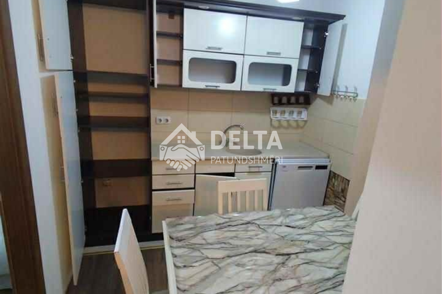Appartement à louer sur la rue b (2)