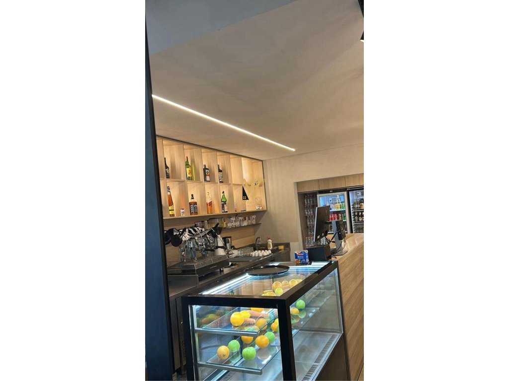 Bar-lounge à vendre à Ali Demi 150 mètres carrés