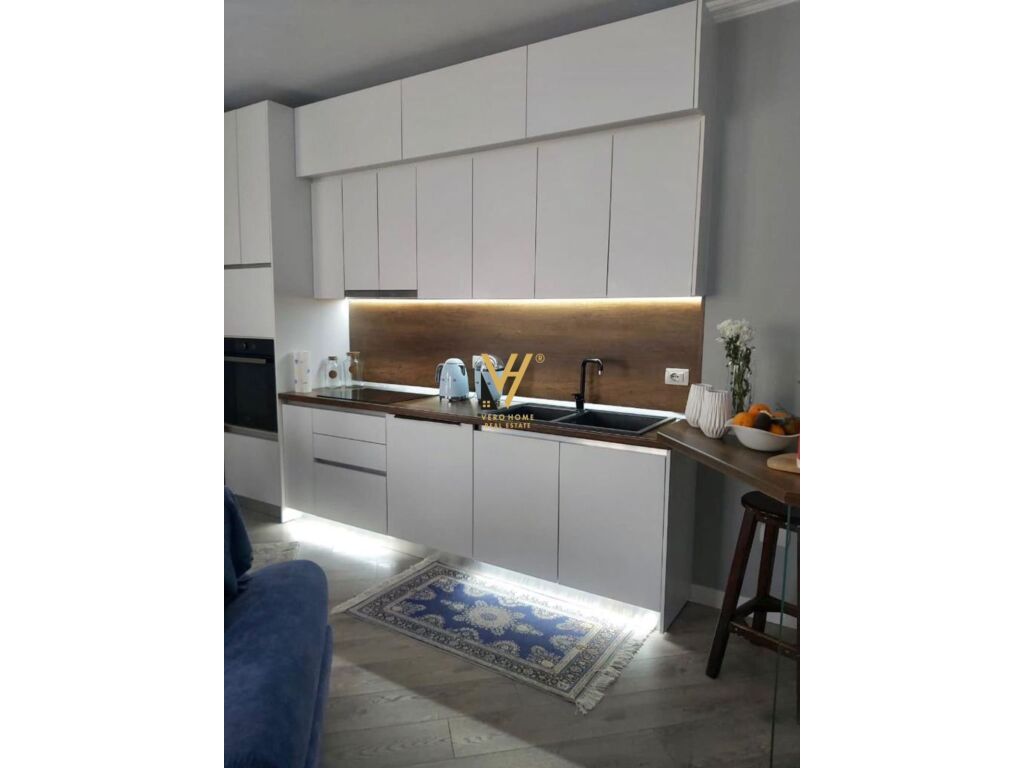 Apartment for sale 2+1+2 in Yzberisht, blv migjeni 101 m²