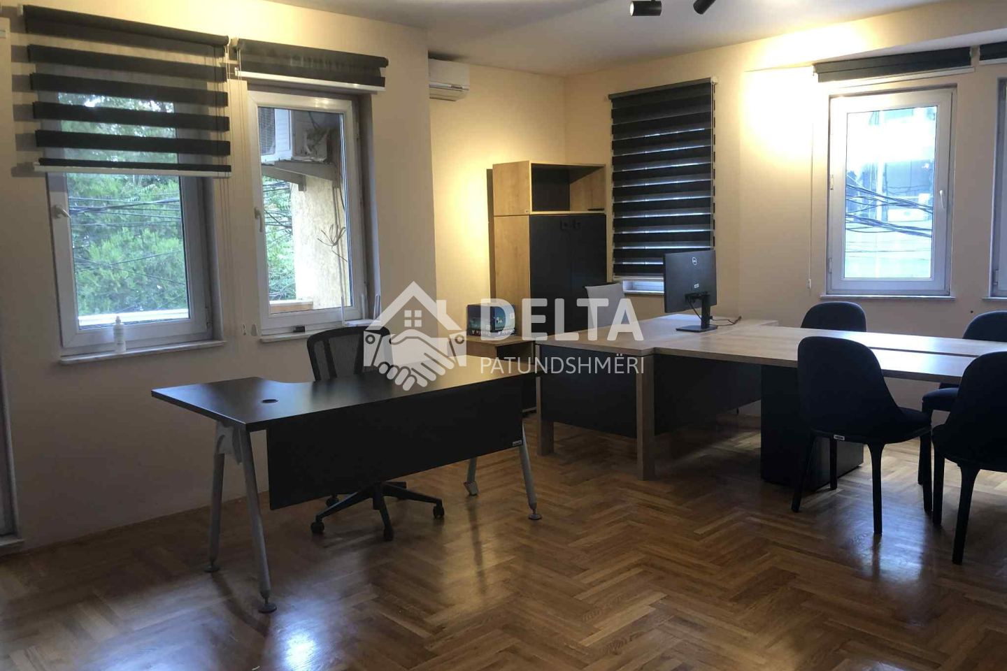 Zyrë me qira në qendër
