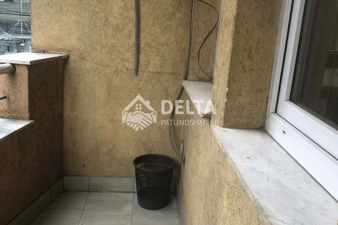 Zyrë me qira në qendër (4)