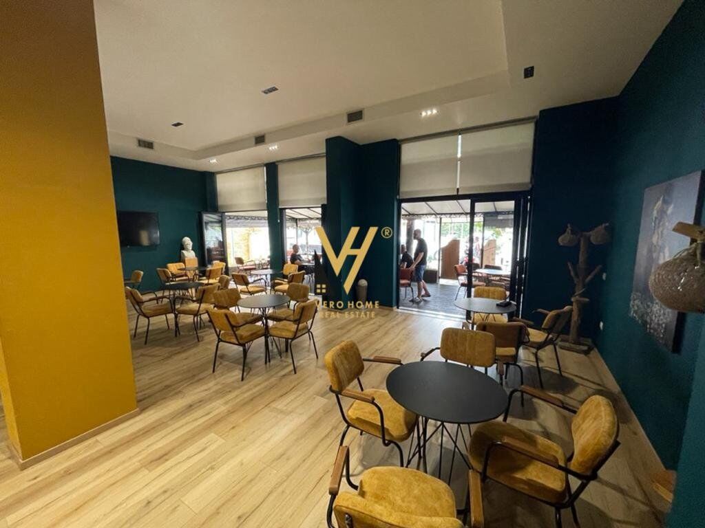 In vendita: Ambiente bar-caffè su rruga frosina plaku 86 m² (3)