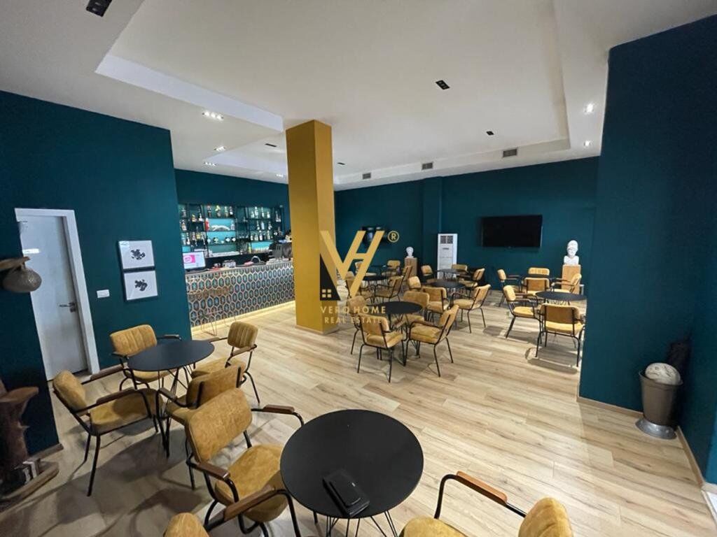 In vendita: Ambiente bar-caffè su rruga frosina plaku 86 m² (4)