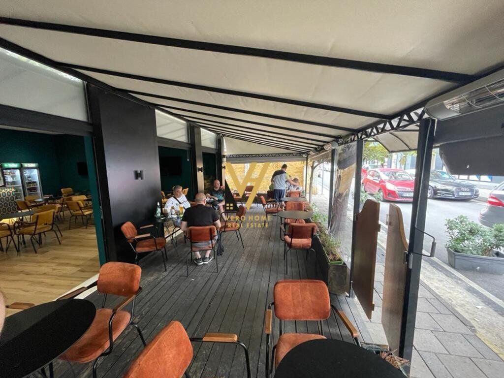 In vendita: Ambiente bar-caffè su rruga frosina plaku 86 m² (6)