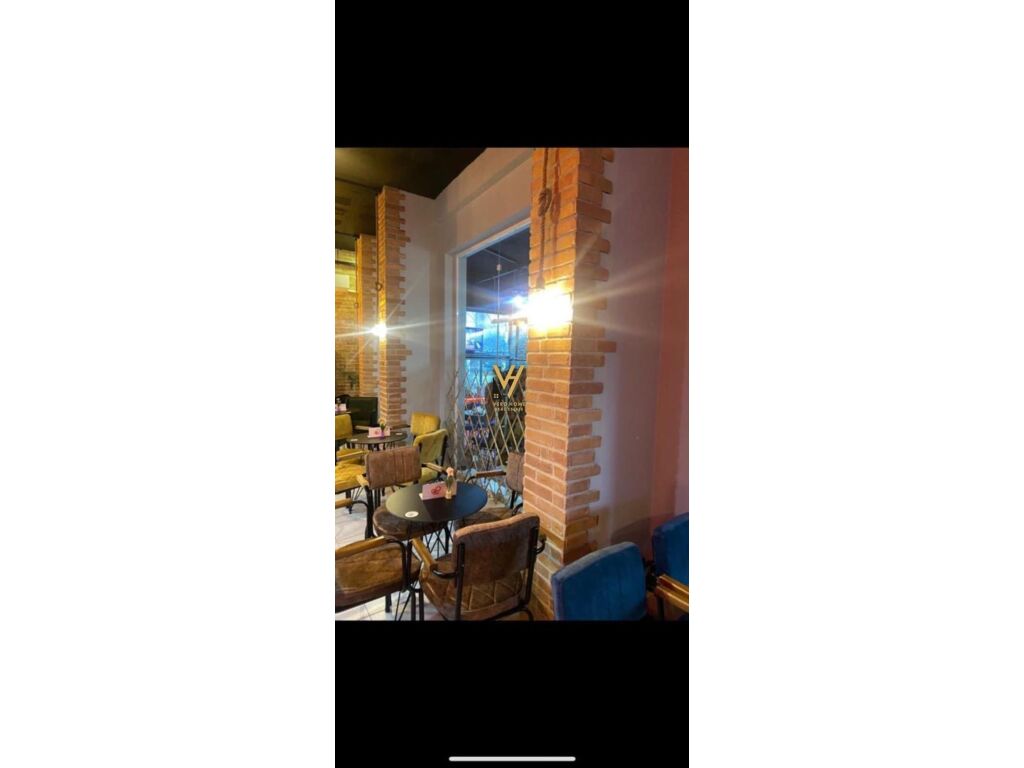 In vendita: Ambiente bar-caffè su rruga frosina plaku 86 m² (8)