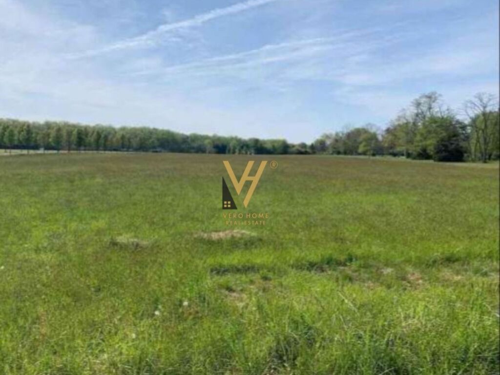 Terrain + bâtiment à vendre à vaqarr 2000 m²