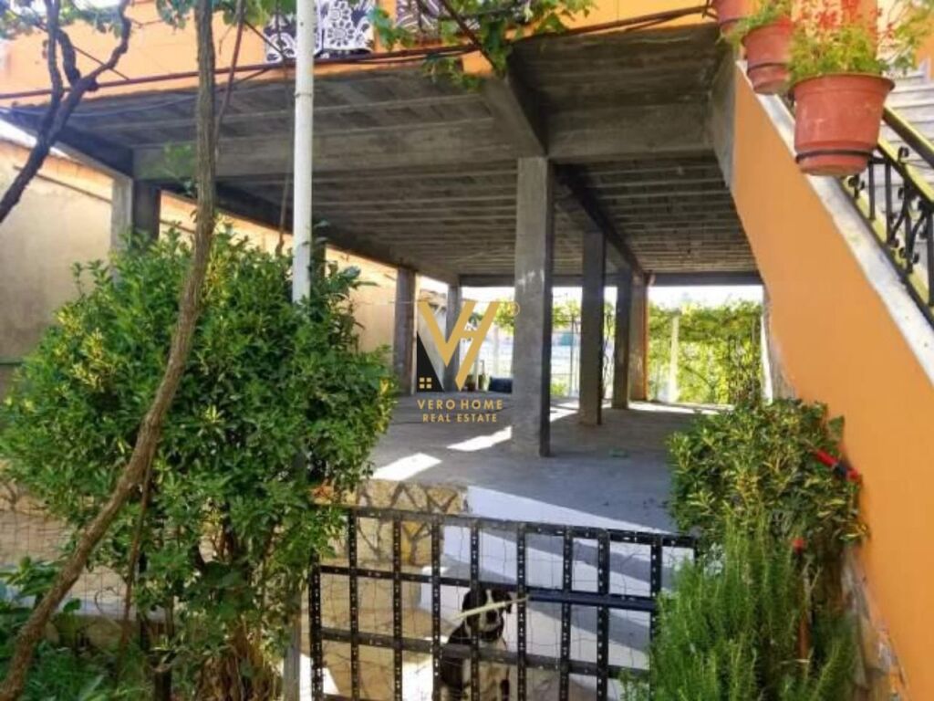 Villa a due piani in vendita a selite 400 m²