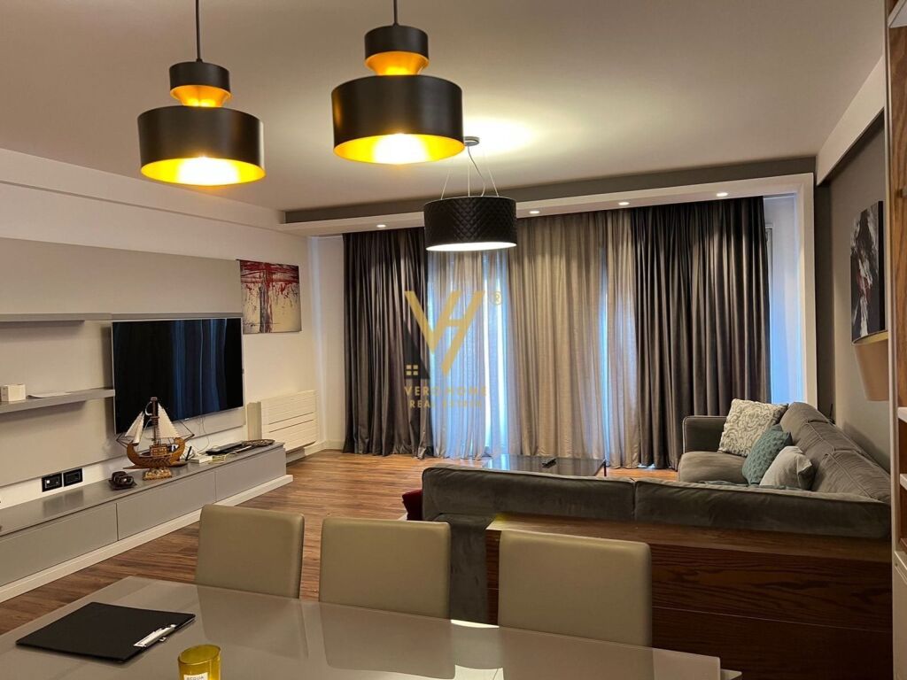 Apartamento 2+1+2 para alugar na rruga e kosovareve, 120 metros quadrados