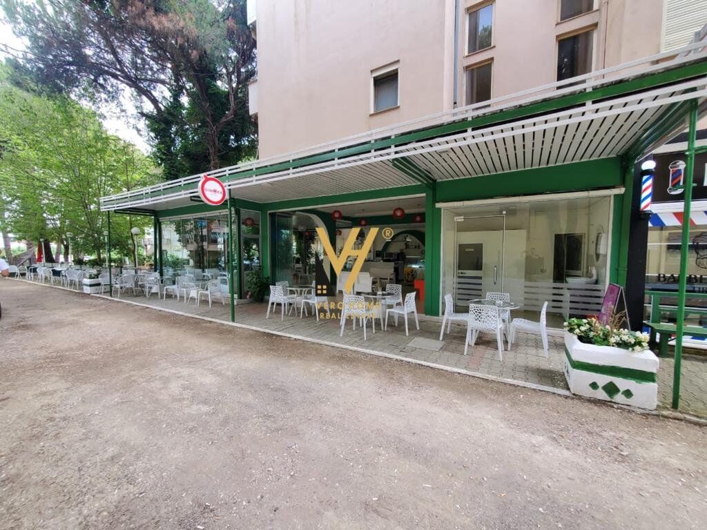 À venda bar-restaurante em pishat e buta, gjiri i lalezit 144 metros quadrados (4)