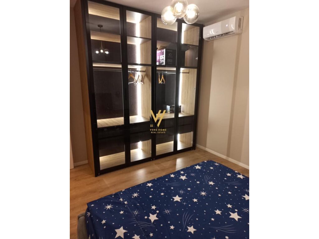Dos apartamentos 1+1 en venta en Komuna e Parisit 120 m²