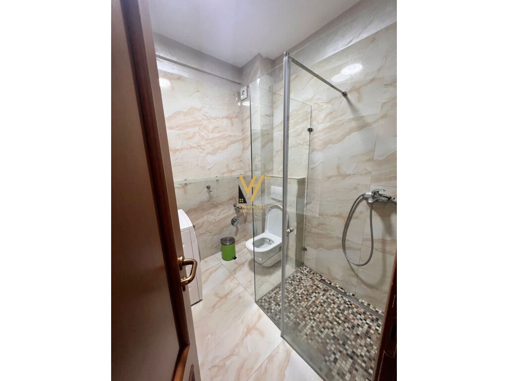 Apartamento à venda 2+1+varanda perto do ginásio partizani 85 metros quadrados (3)