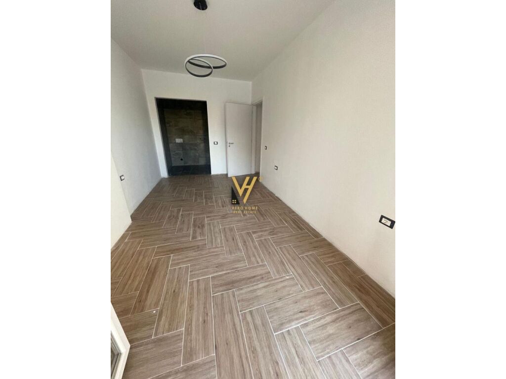 Apartment for sale on barrikadave street 110 m² (2)