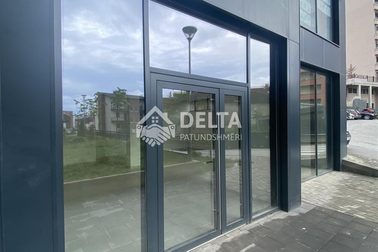 Commercial space for sale at Bregu i Diellit (4)