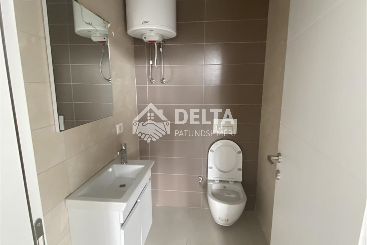 Commercial space for sale at Bregu i Diellit (7)